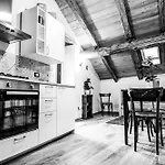 Achillea Apartment *