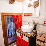 Achillea Apartment *