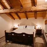 Achillea Apartment *